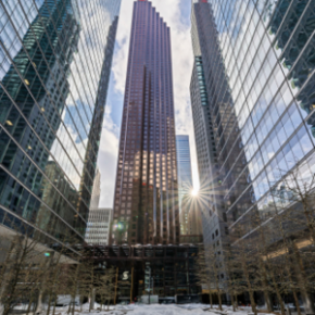 40 King St W exterior view of the whole building 