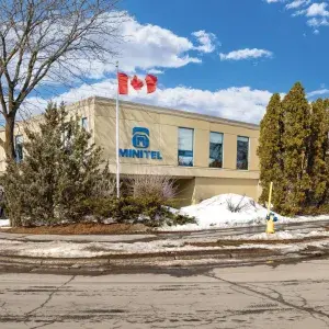 1775 Courtwood Crescent Building
