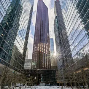 40 King St W exterior view of the whole building 