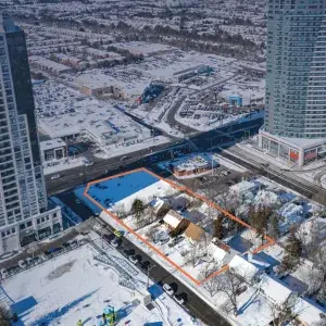 7115 Yonge St thumbnail aerial view of the land with orange outline