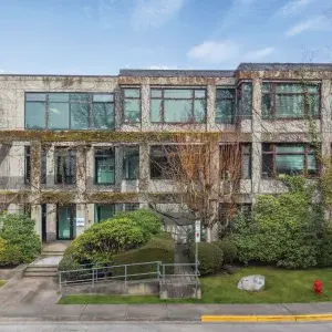 1000 West 3rd Street building exterior showing main entrance