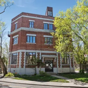 77 Florence Street thumbnail with exterior view of the whole building