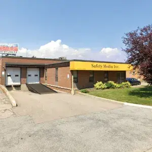 10 Meteor Drive Exterior View & Parking