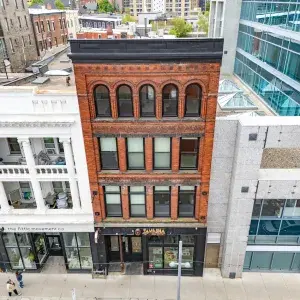 41 King Street W
