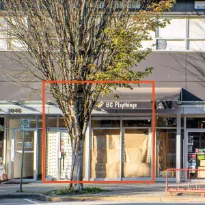 Front entrance of 3044 Edgemont Boulevard