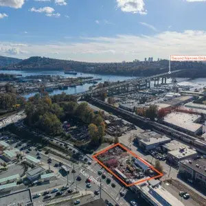 1530 Barrow Street aerial with property outlined, streets indicated, and bridge labeled