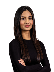 Momina Bhatti Headshot