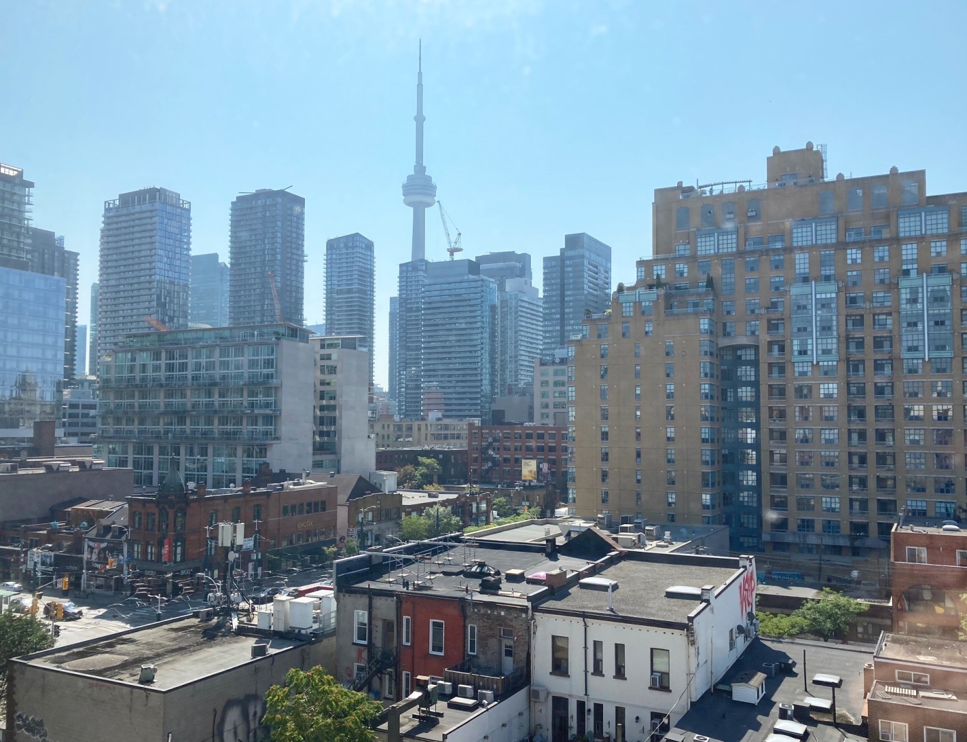 174_SpadinaAvenue_ExteriorView1.jpg