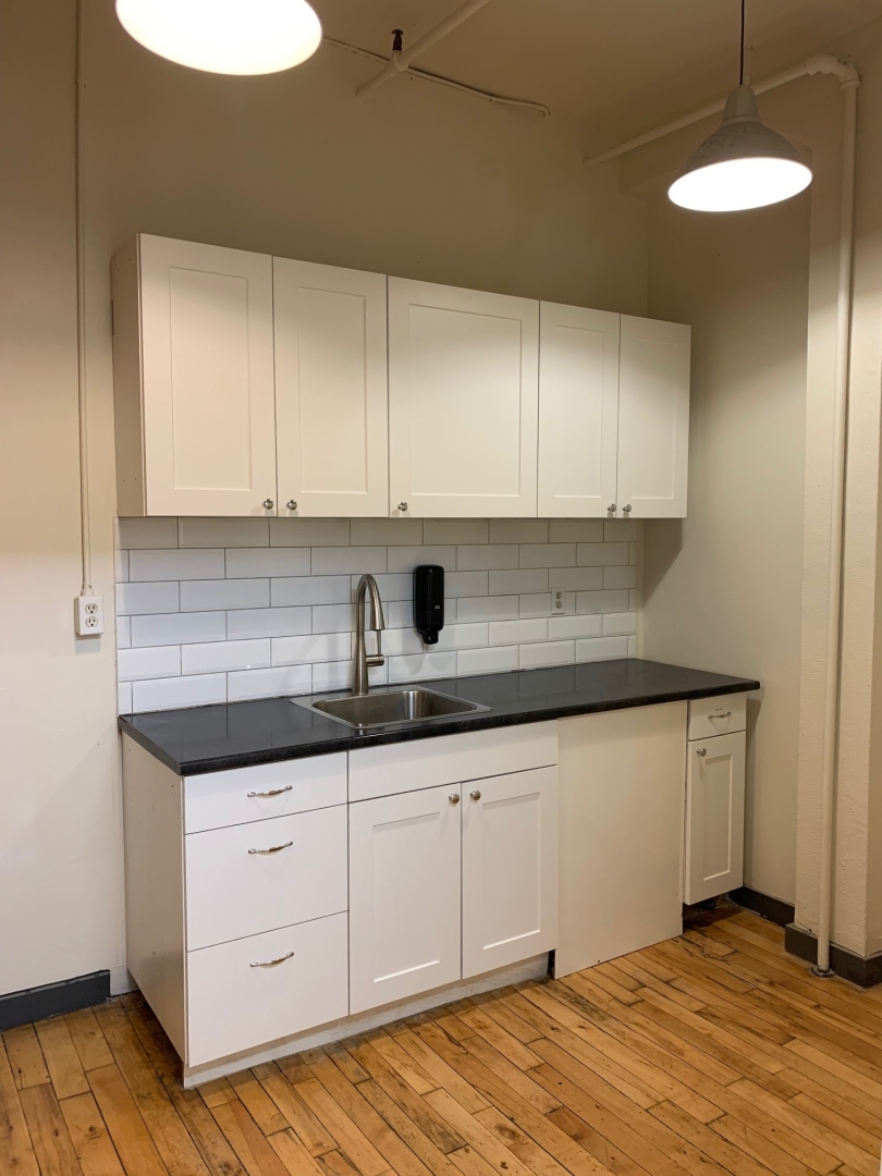 174_SpadinaAvenue_InteriorKitchen_UpdatedKitchen.jpg