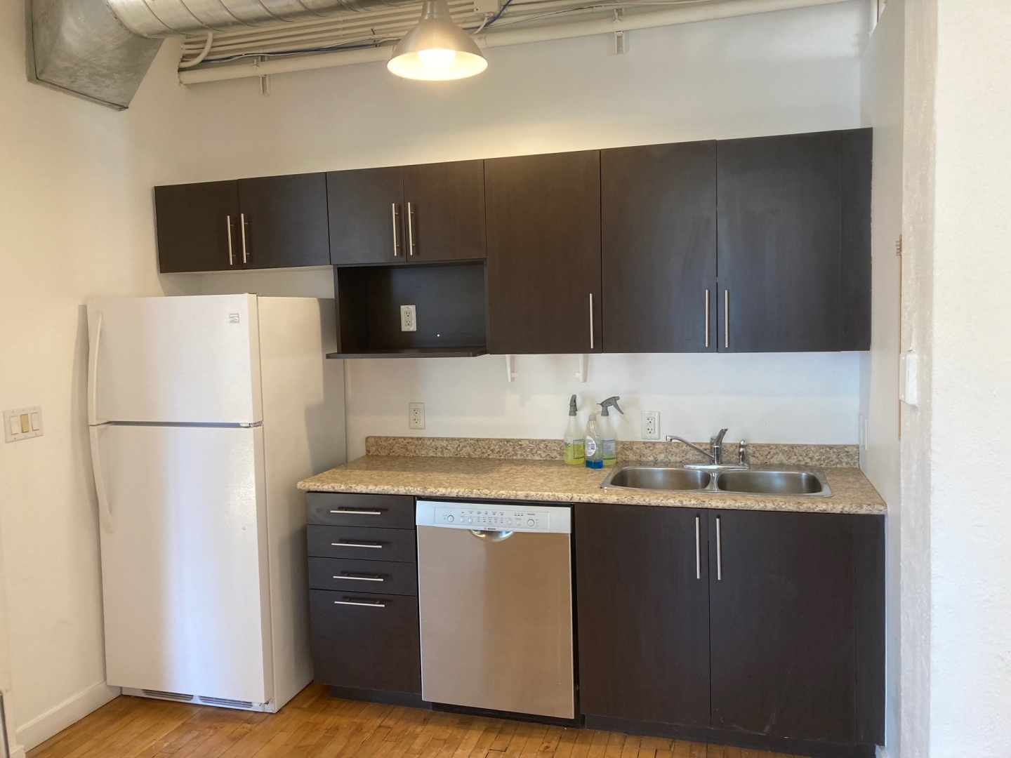 174_SpadinaAvenue_Suite300-4.jpg