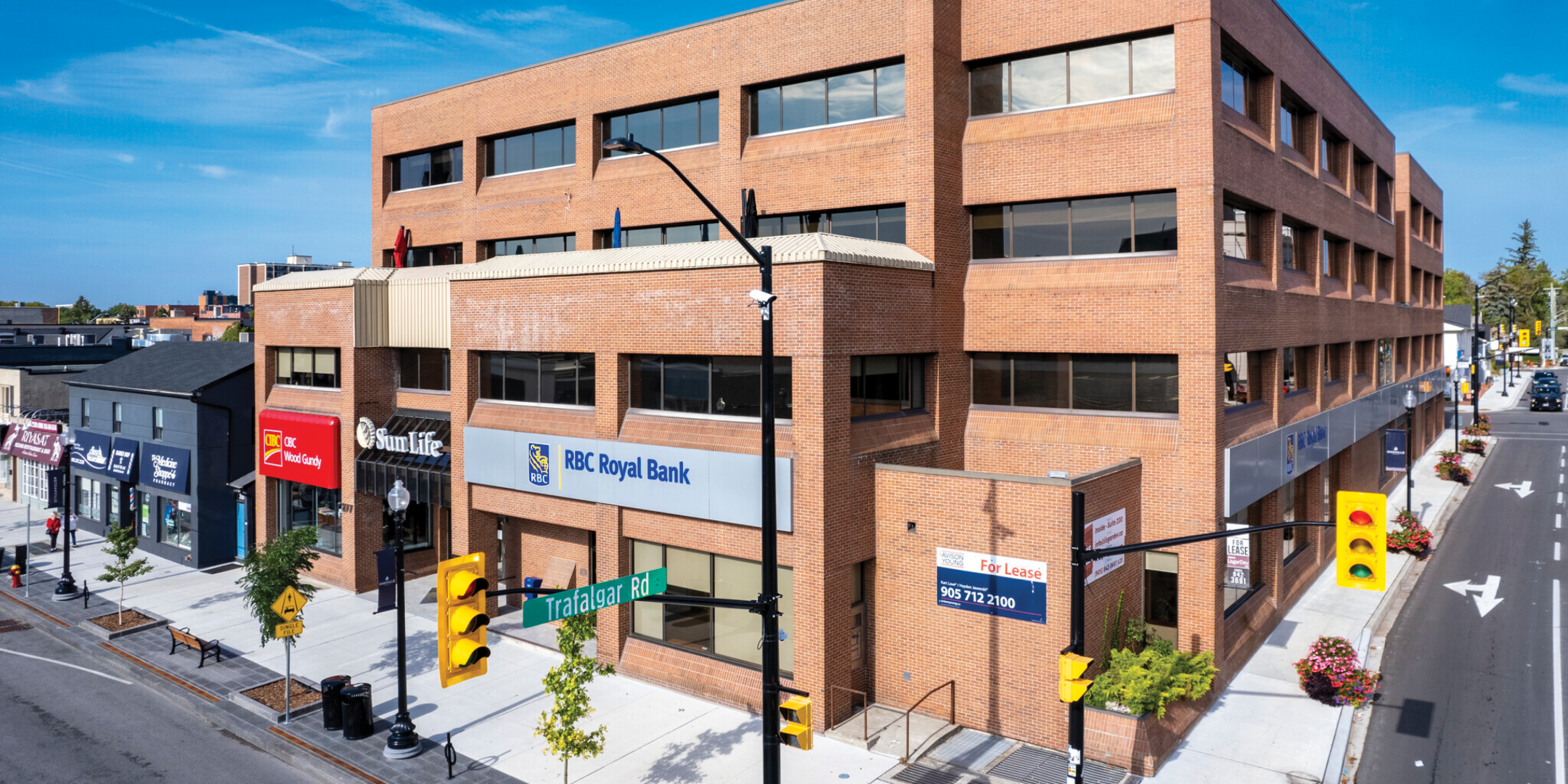 277 Lakeshore Road E Building Exterior