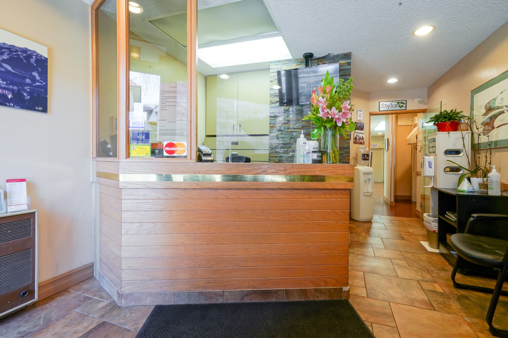 1588 Bloor Street West reception