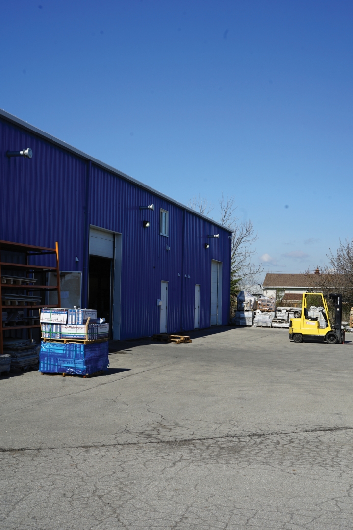 351 Leaside Avenue Exterior