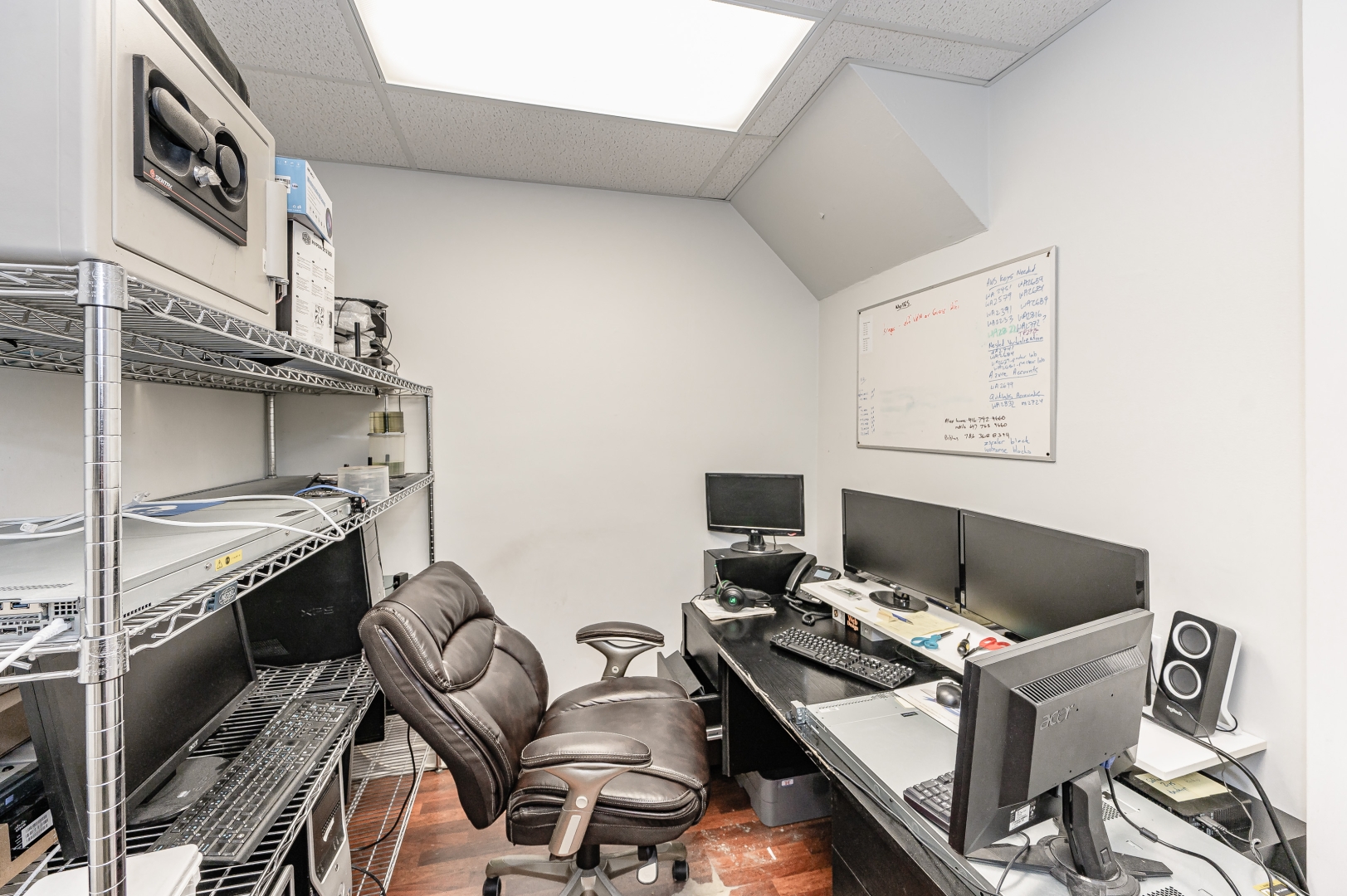 821A Bloor Street W kitchen