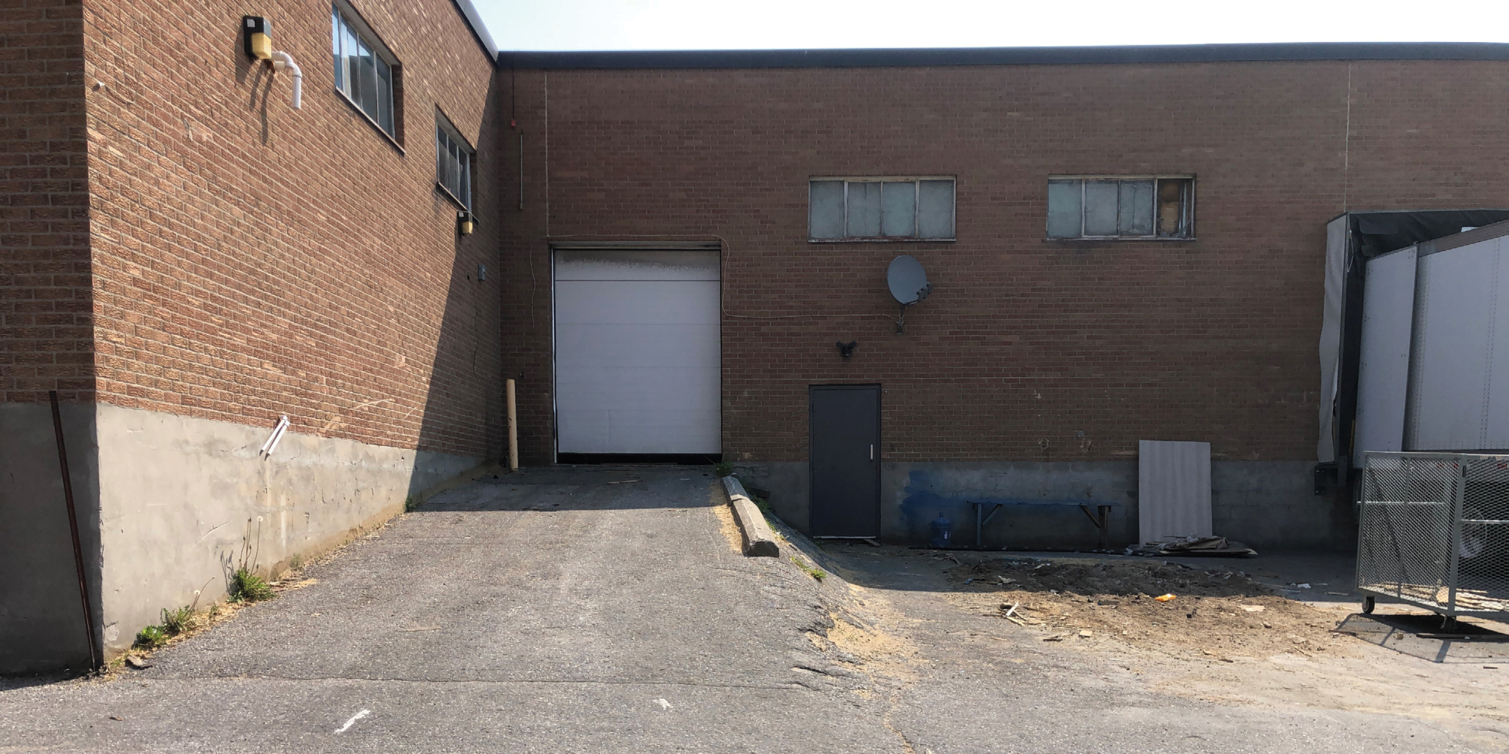 Image of the back shipping area at 2050 Ellesmere Road, Unit 5