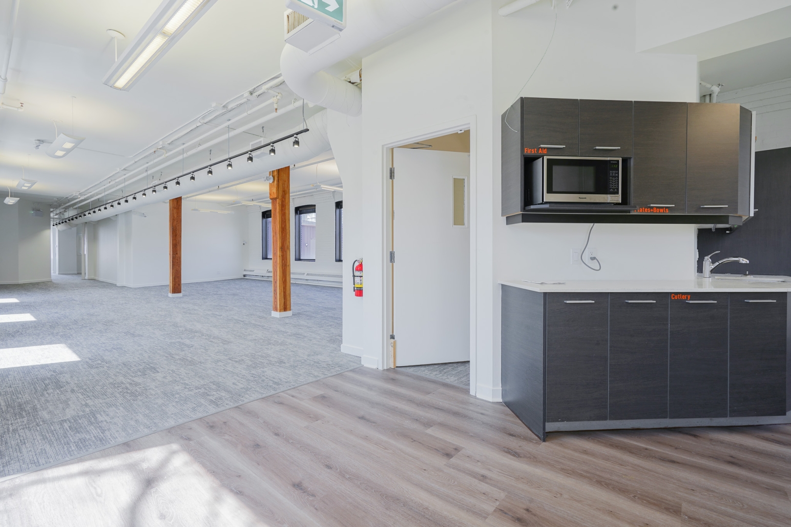43 Davies Avenue 2nd floor kitchen