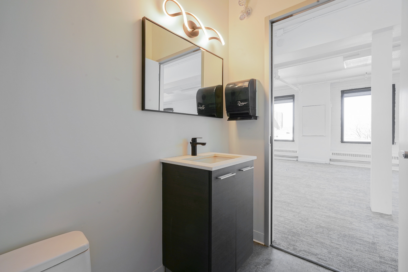 43 Davies Avenue 3rd floor bathroom 
