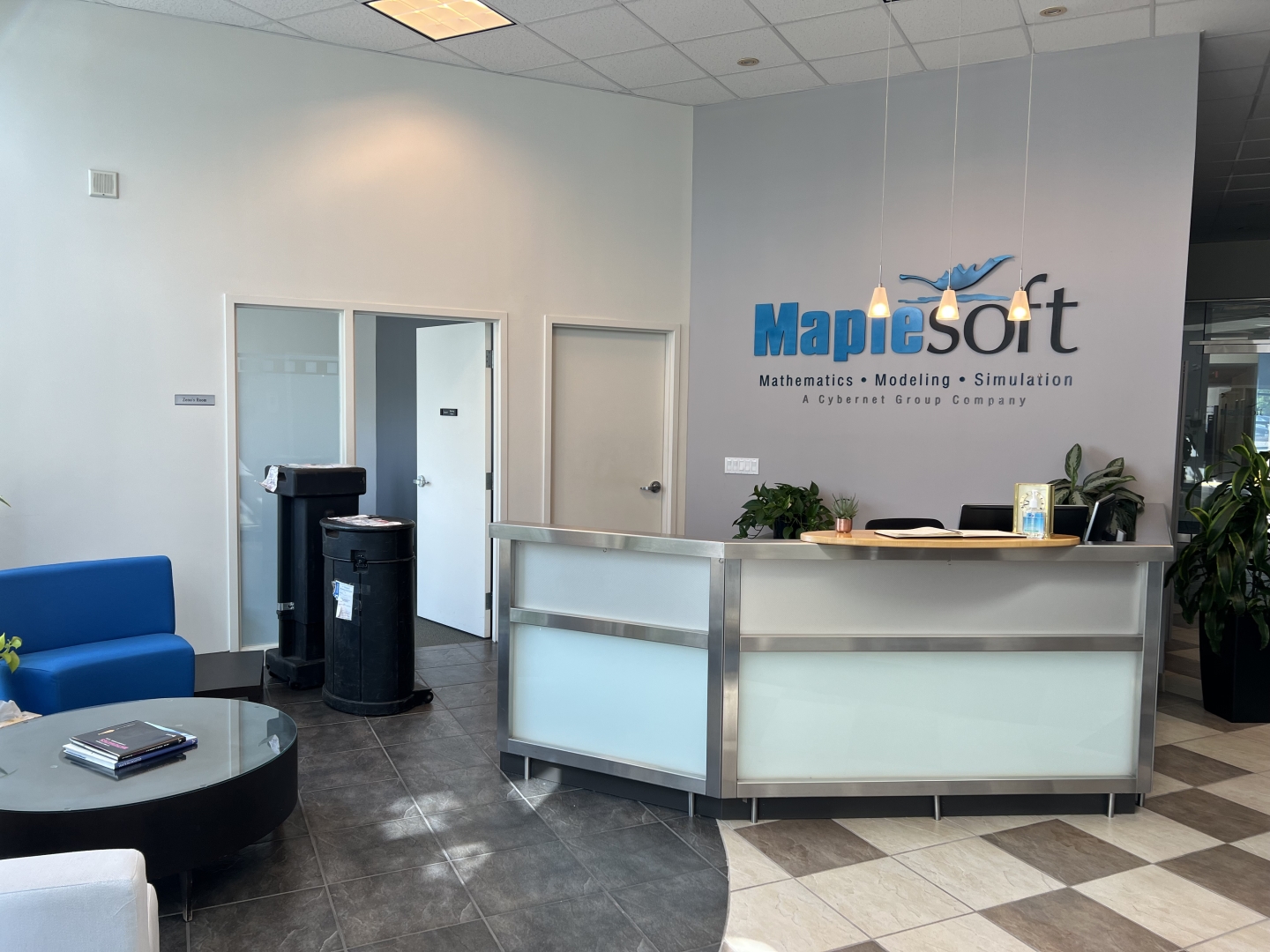 615 Kumpf Drive Foyer