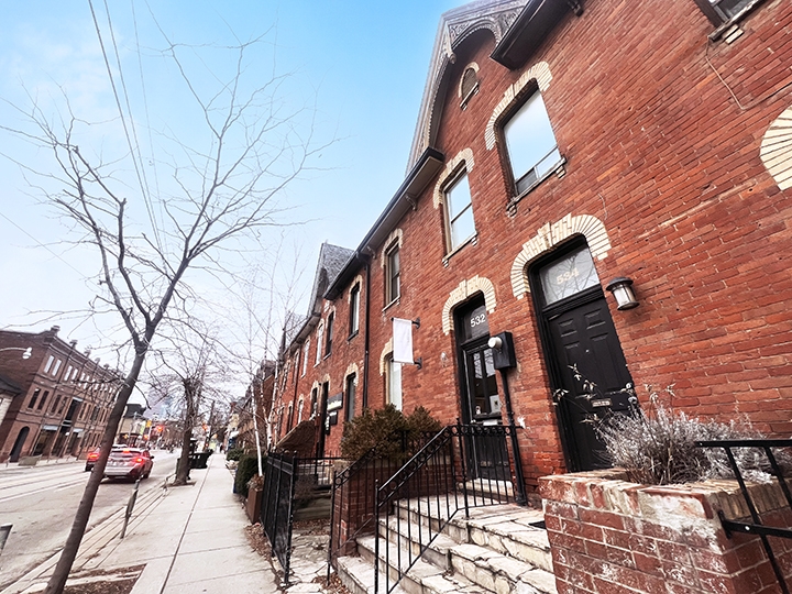 532 Queen Street East building exterior