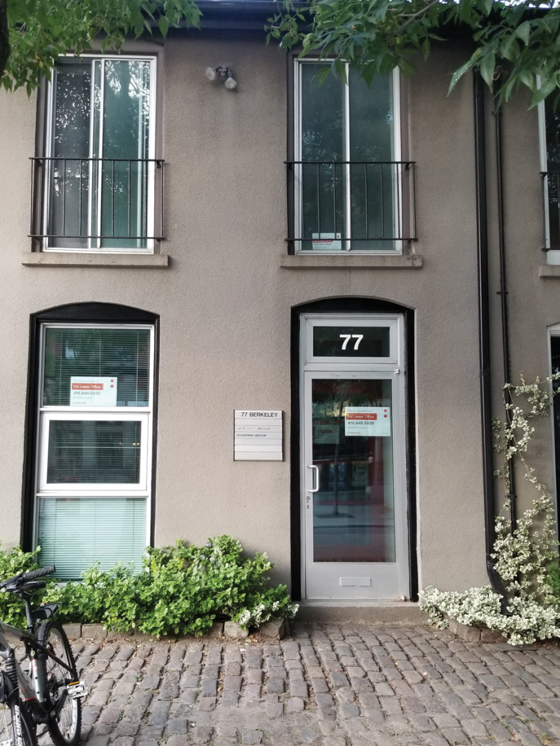 77 Berkeley Street main entrance with front door