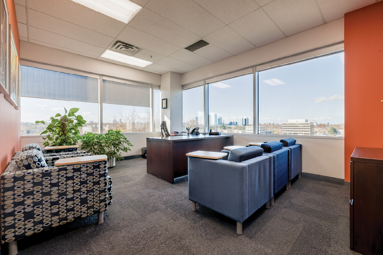 41 Valleybrook office with a few sofa chairs