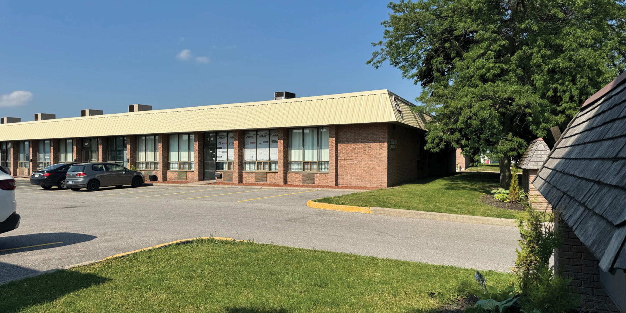 220 Wildcat Road main entrance and parking