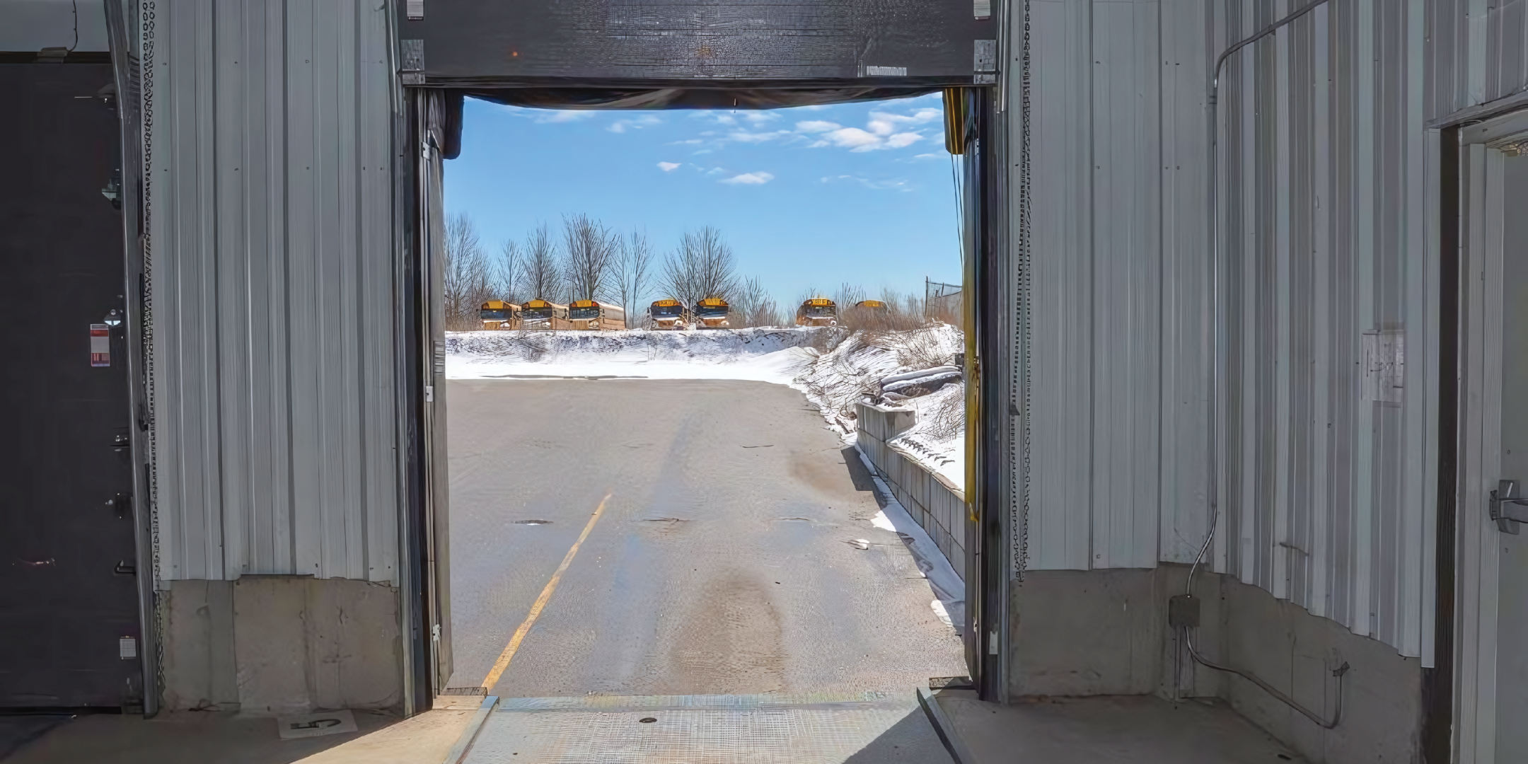 2267 15-16 Sideroad E building interior open truck level door