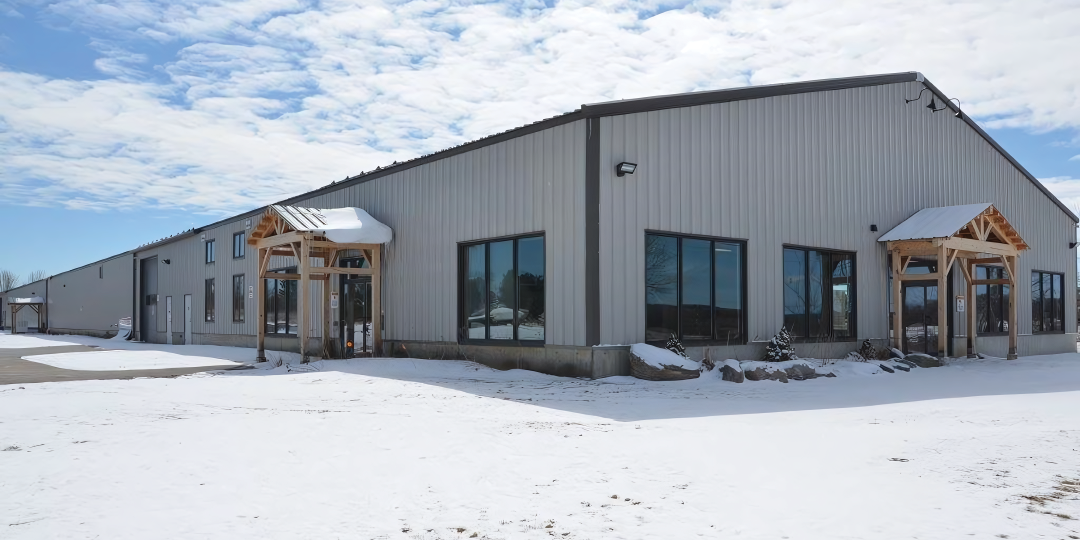 2267 15-16 Sideroad E building exterior entrance
