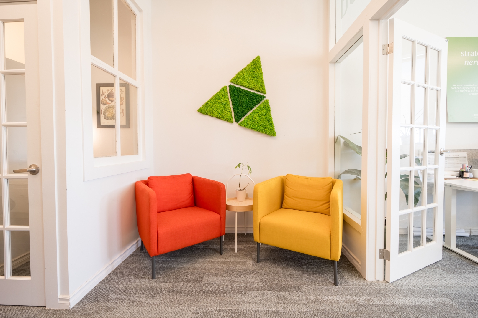 720 Bathurst St private office with couch
