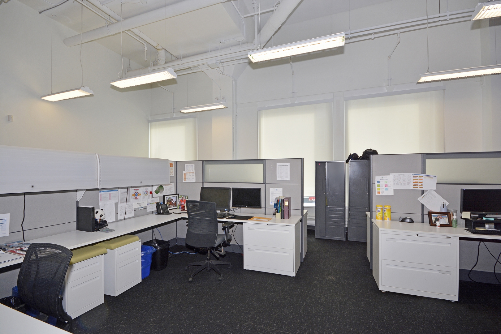 188 Spadina Avenue open space office with table and chairs