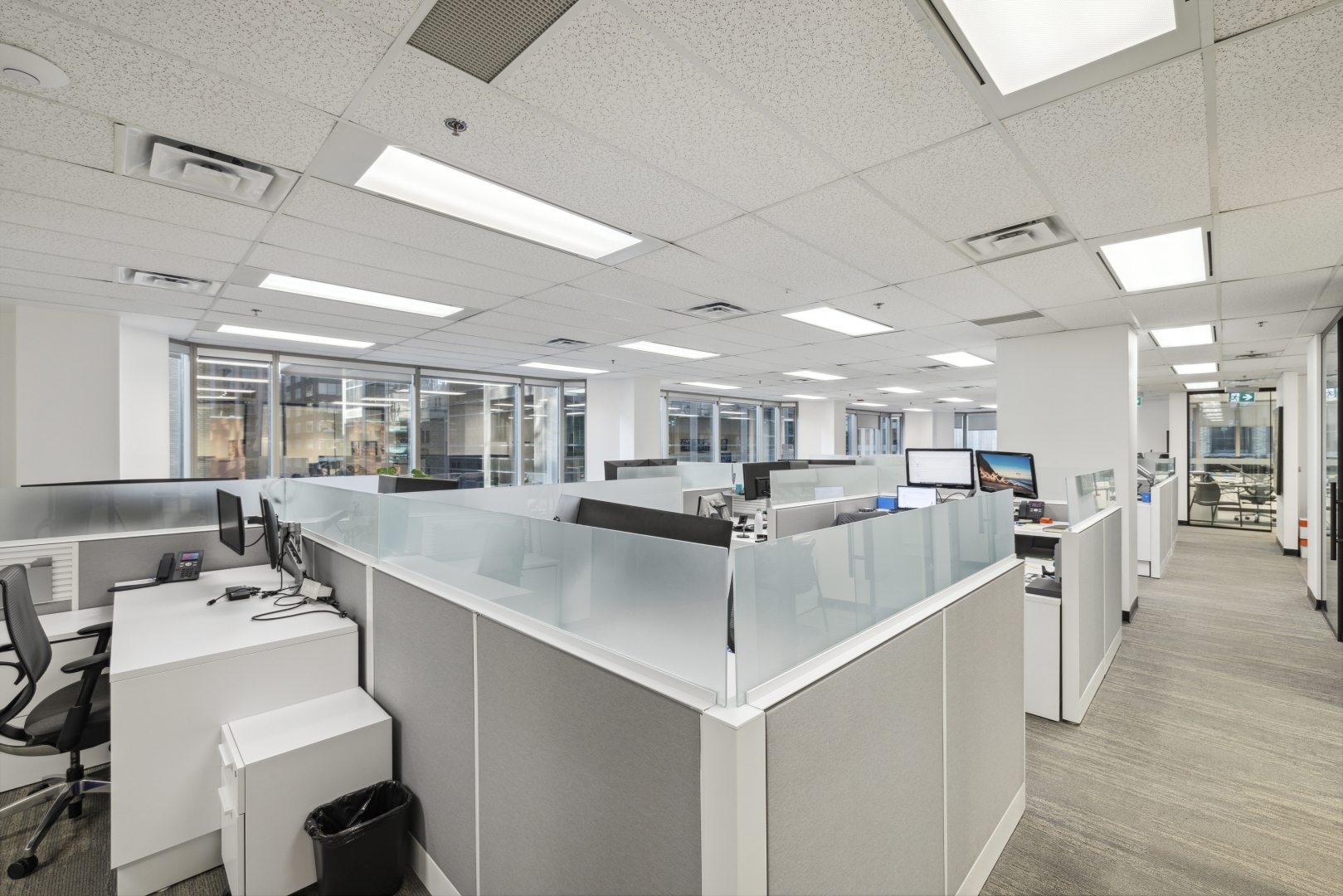 20 Adelaide St suite 900 workstations