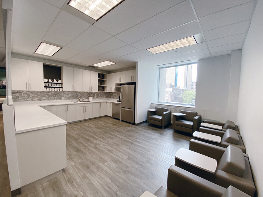 375 University kitchen with fridge and dishwasher