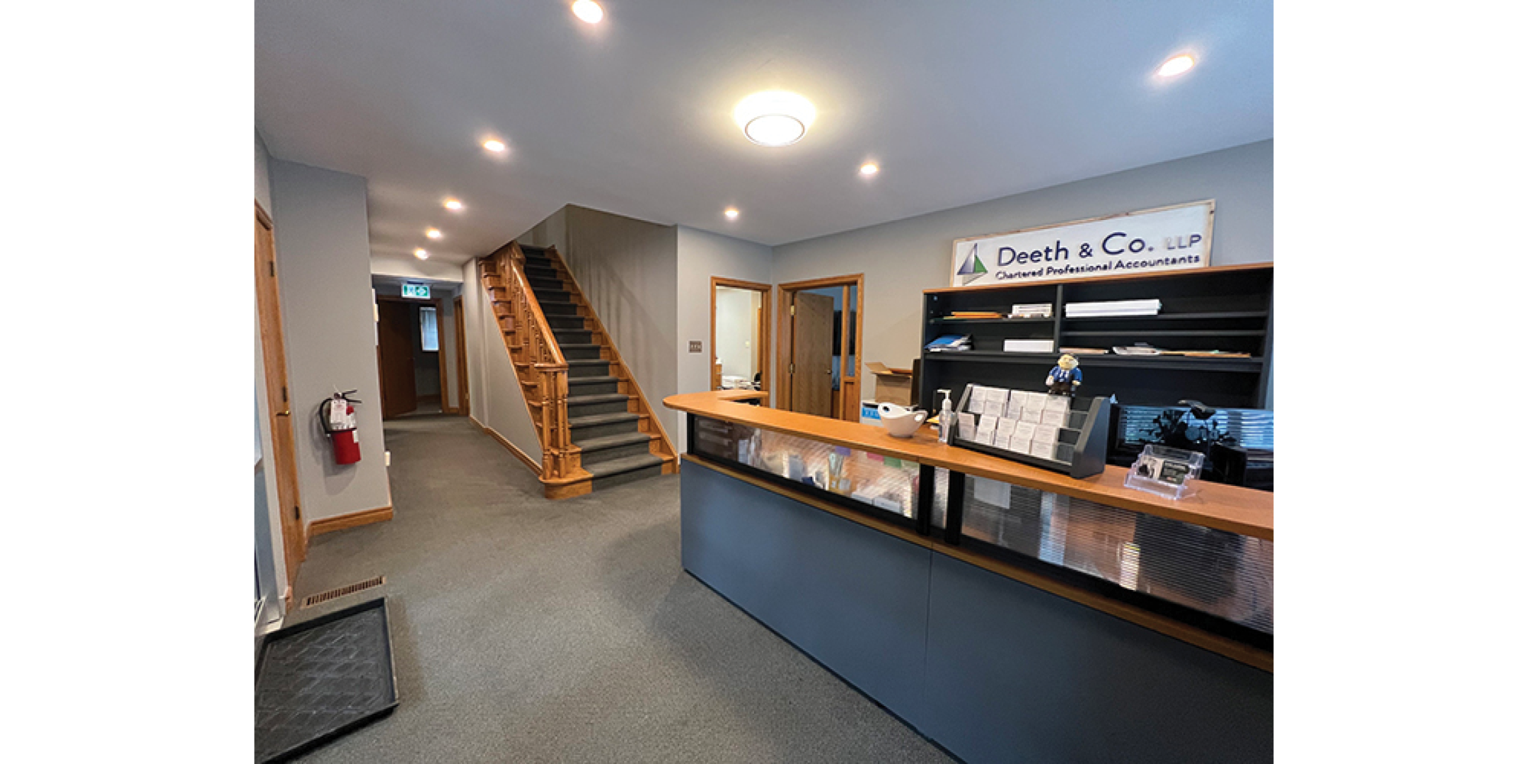 89 High Street front reception with stairs