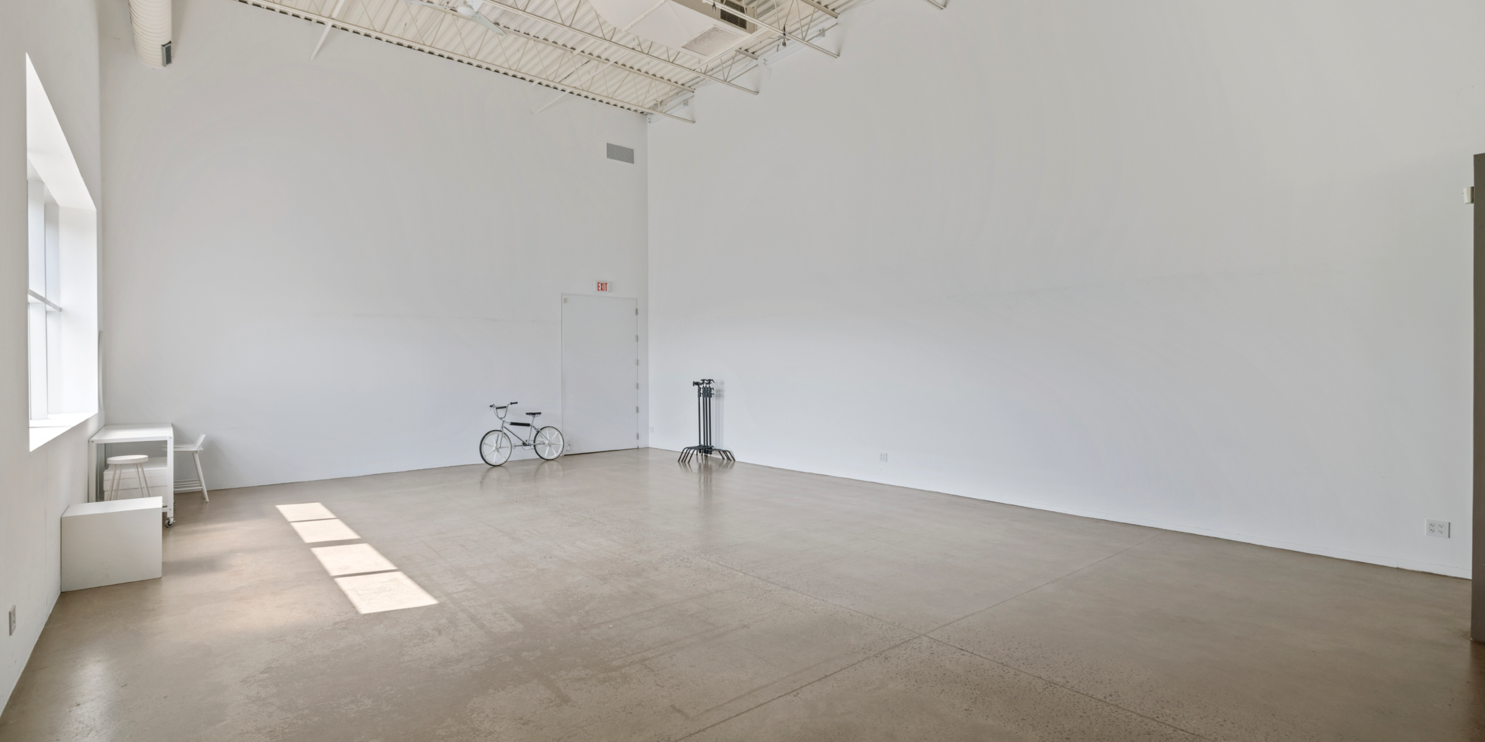 2 Primrose Avenue studio A with lots of natural lights 