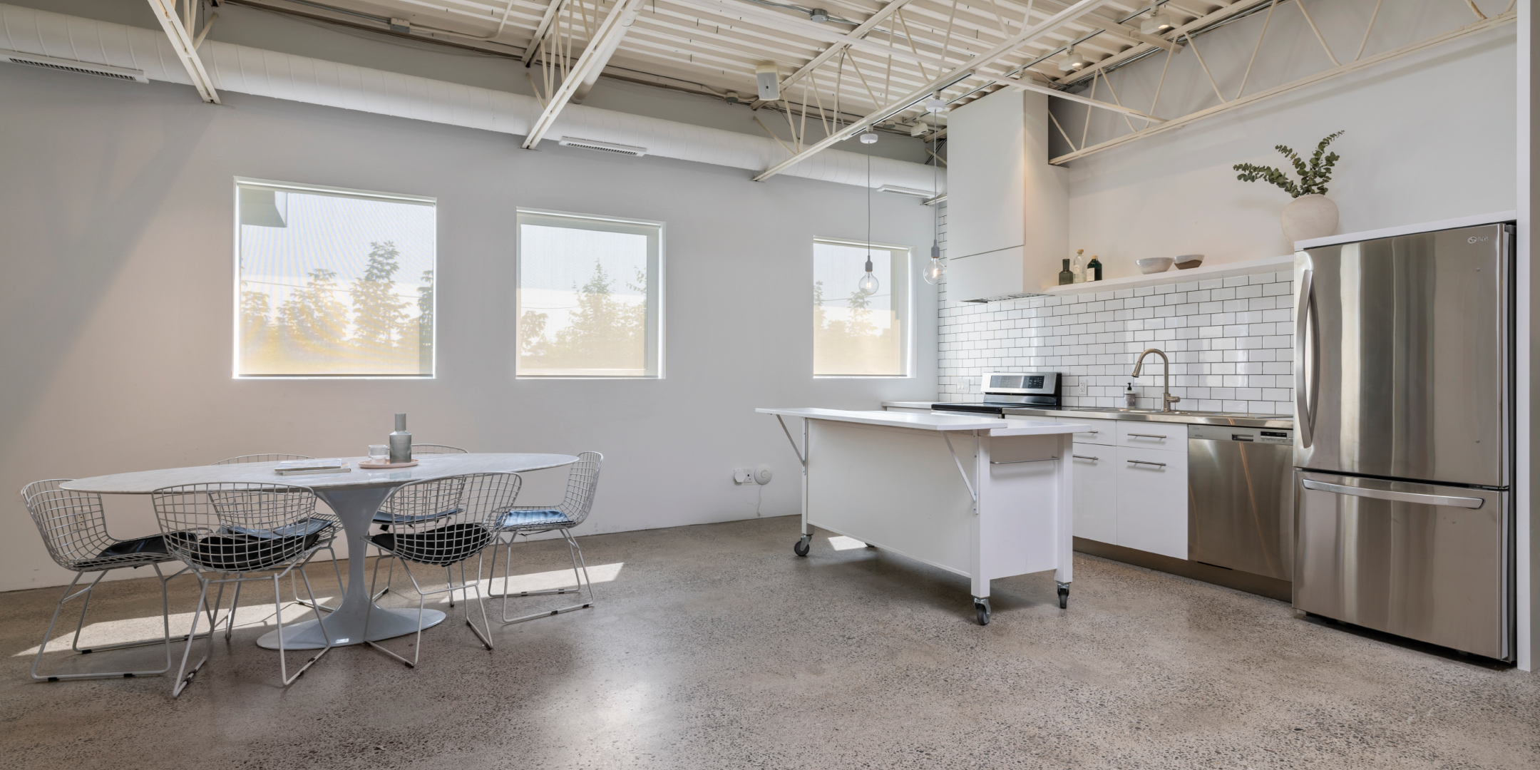 2 Primrose Avenue second floor studio with lots of natural lights