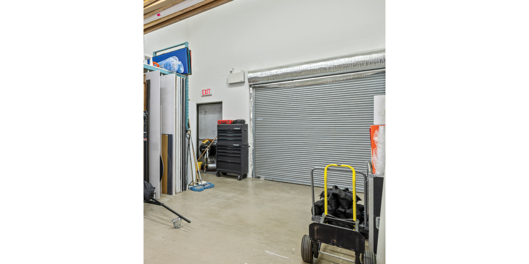 2 Primrose Avenue storage area with roll up door