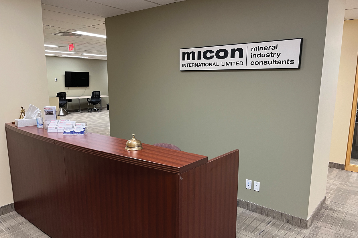 90 Eglinton Avenue E lobby with registration desk