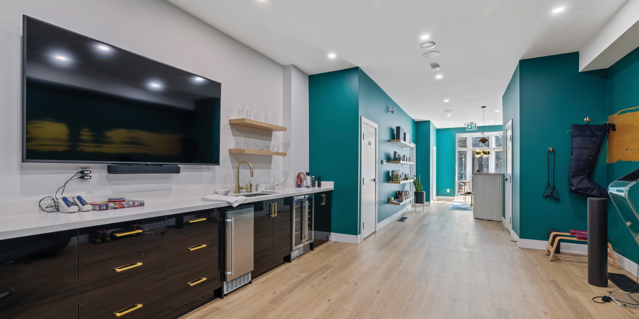 110 Scollard Street - Back Of Foyer