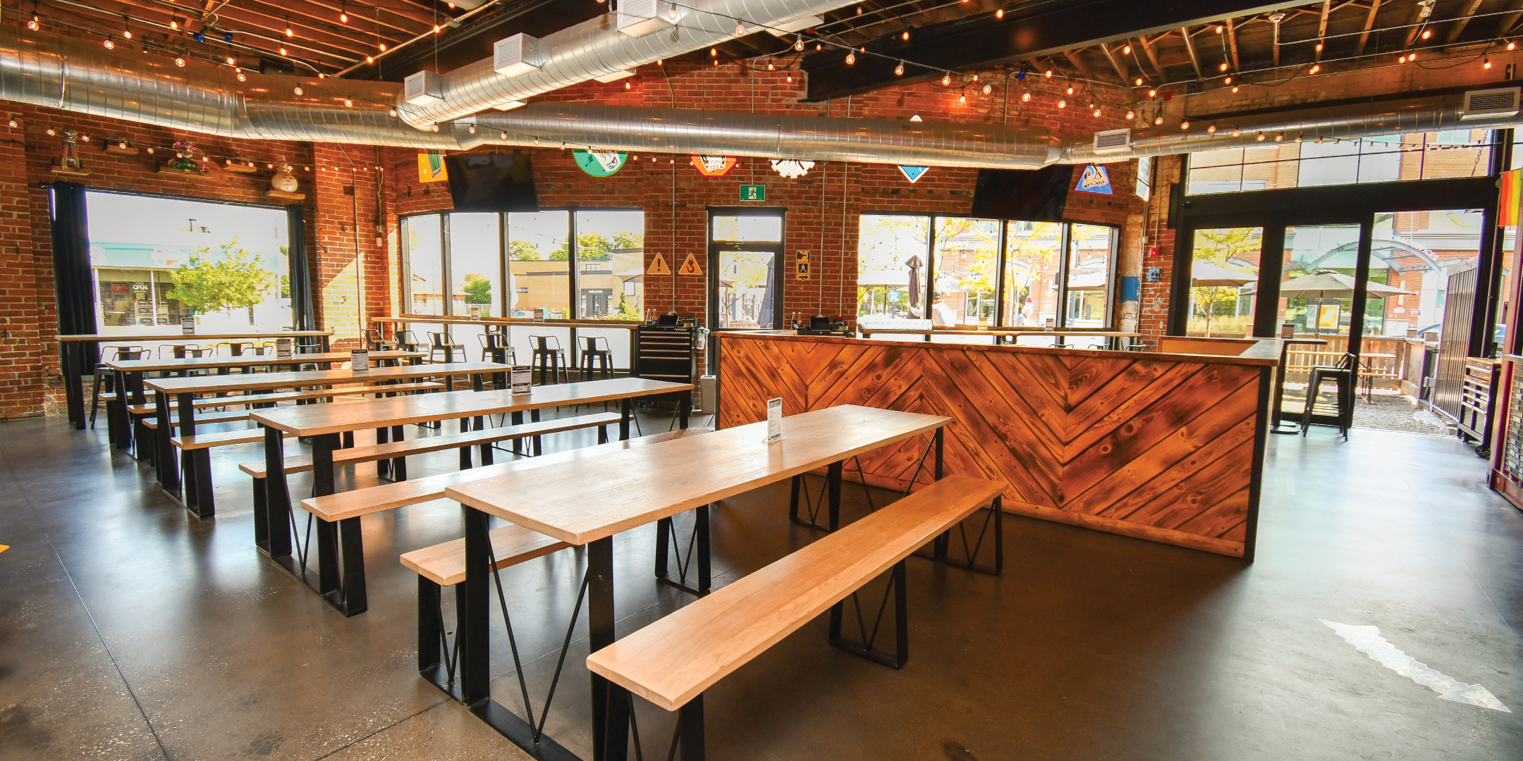 40 Simcoe indoor dining