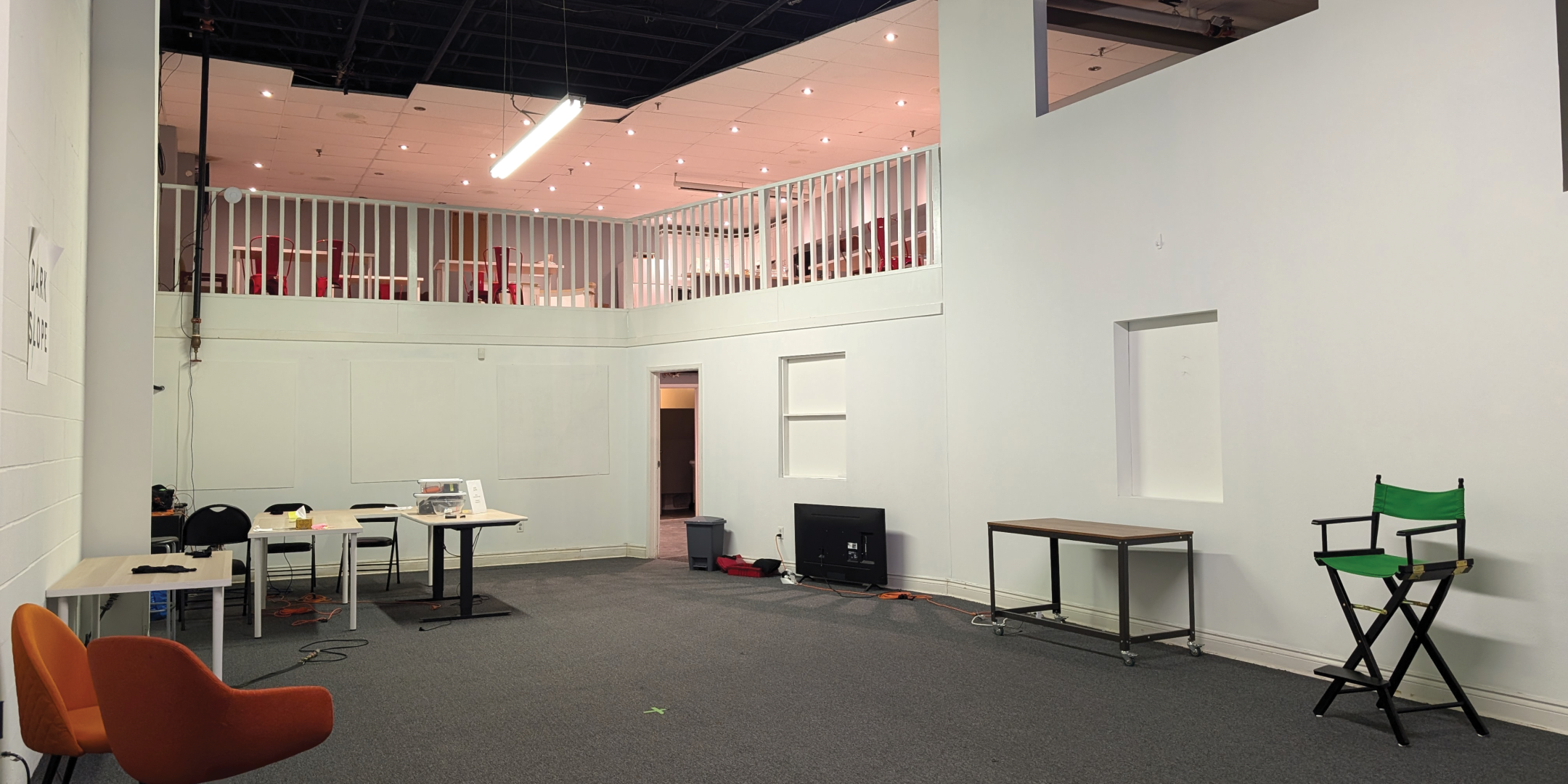 793 Pharmacy Avenue Meeting Area with chairs