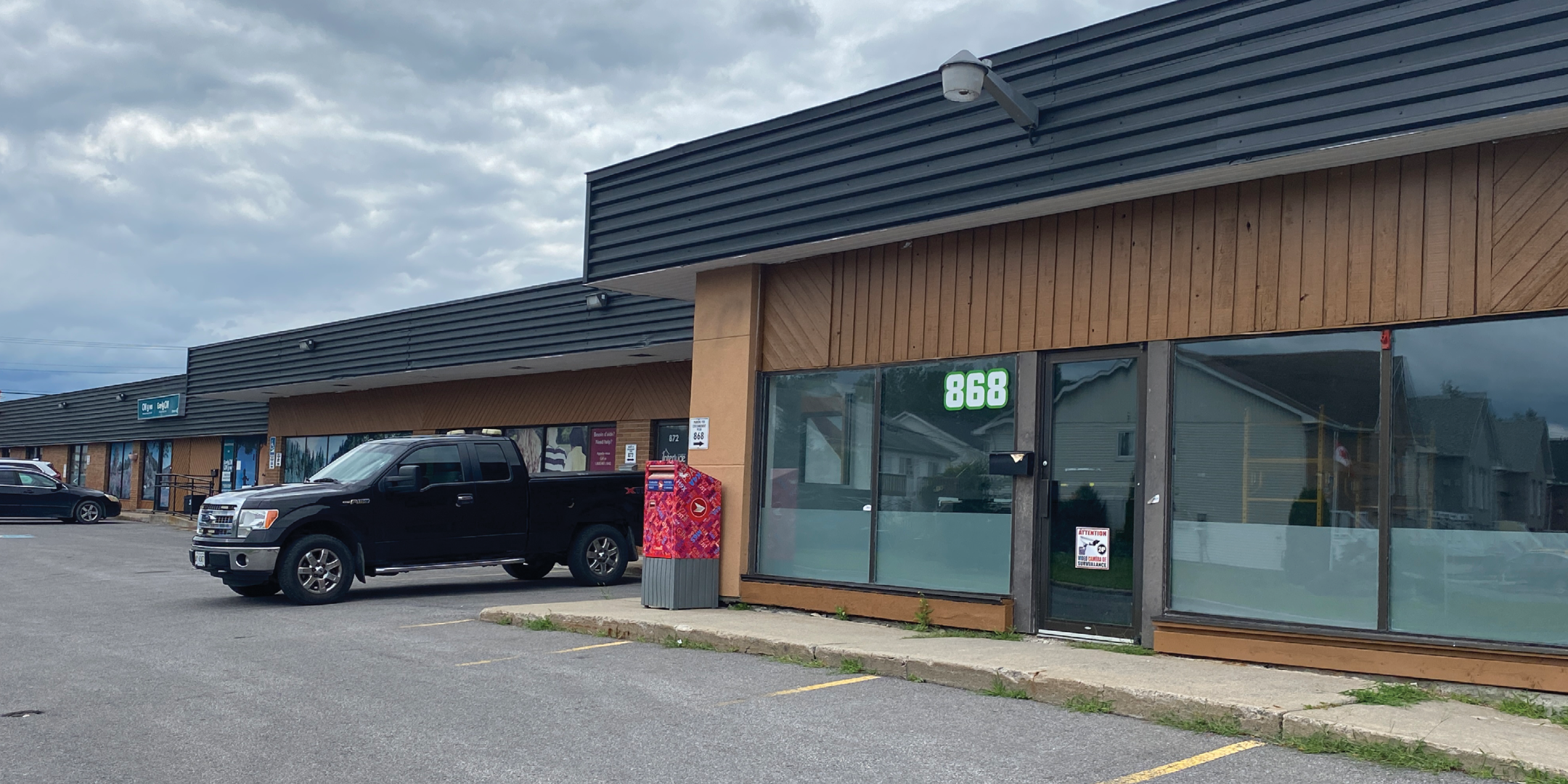 868-880 James Street Retail Plaza Front