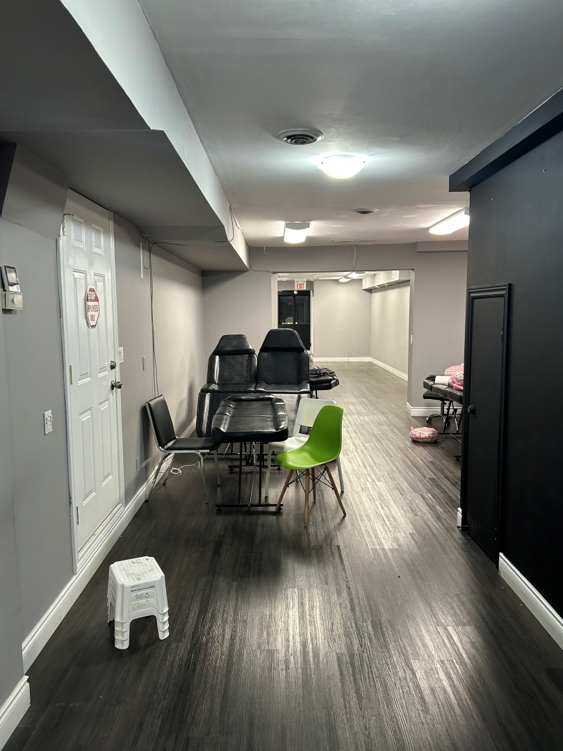 2350 Yonge Street street level retail space with some chairs