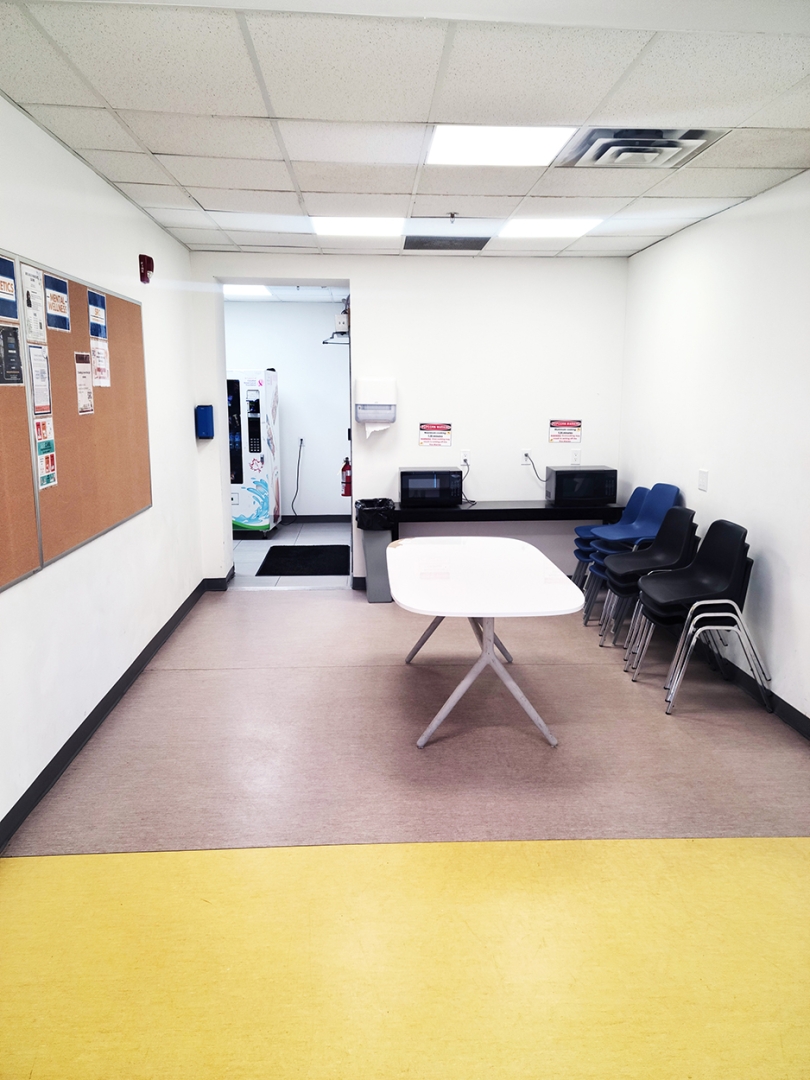 34 Kern unit 1 classroom with table and chairs