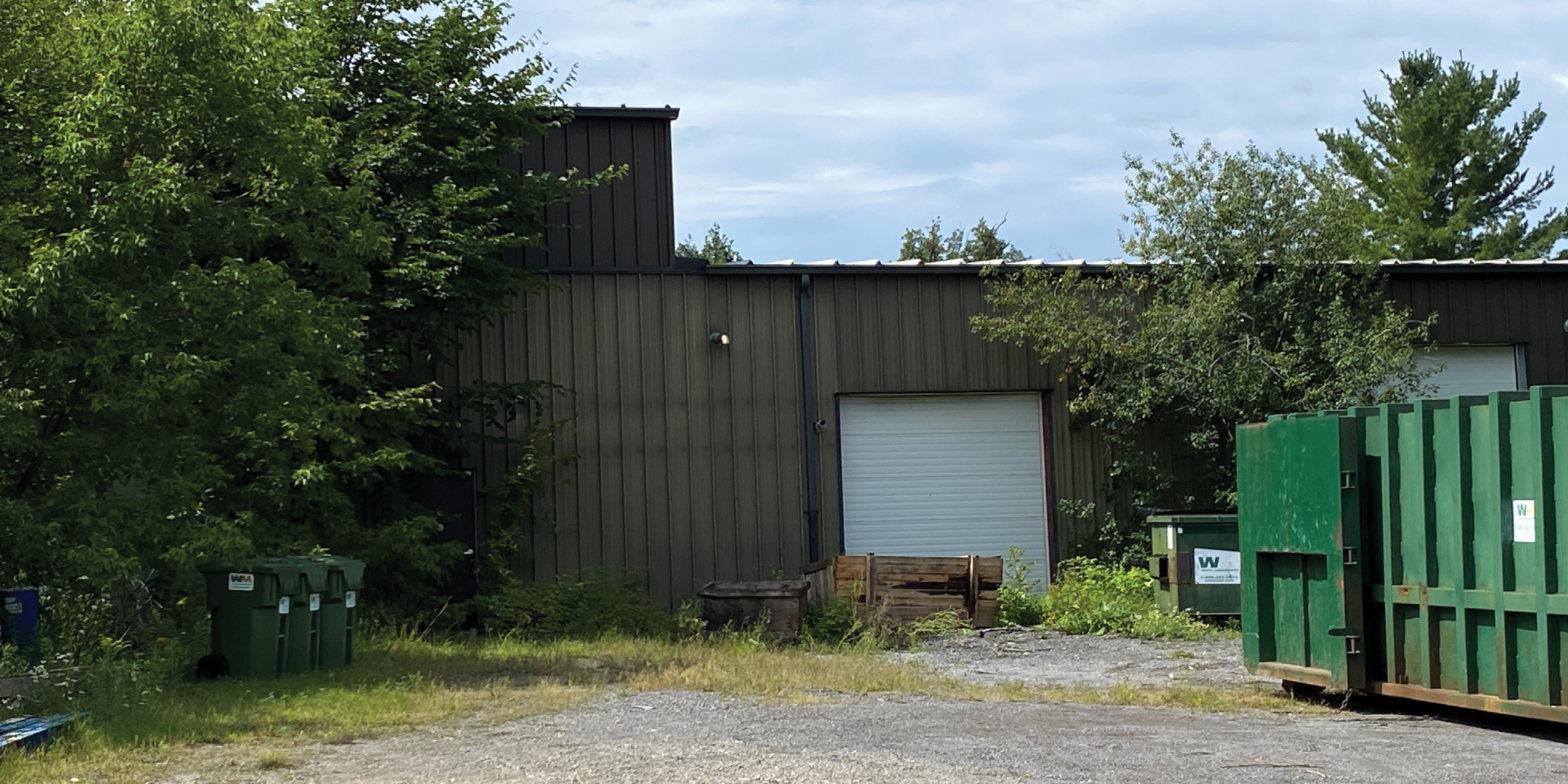 38 Bruce Crescent Exterior Shipping Door