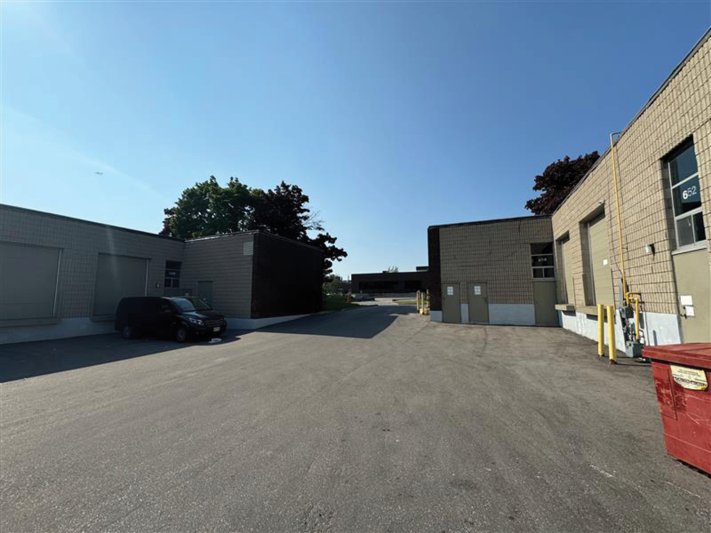 644 Petrolia Road Exterior Loading Area