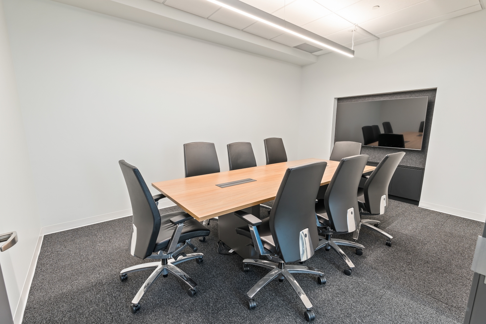 7685 Hurontario Street Office/Meeting Room