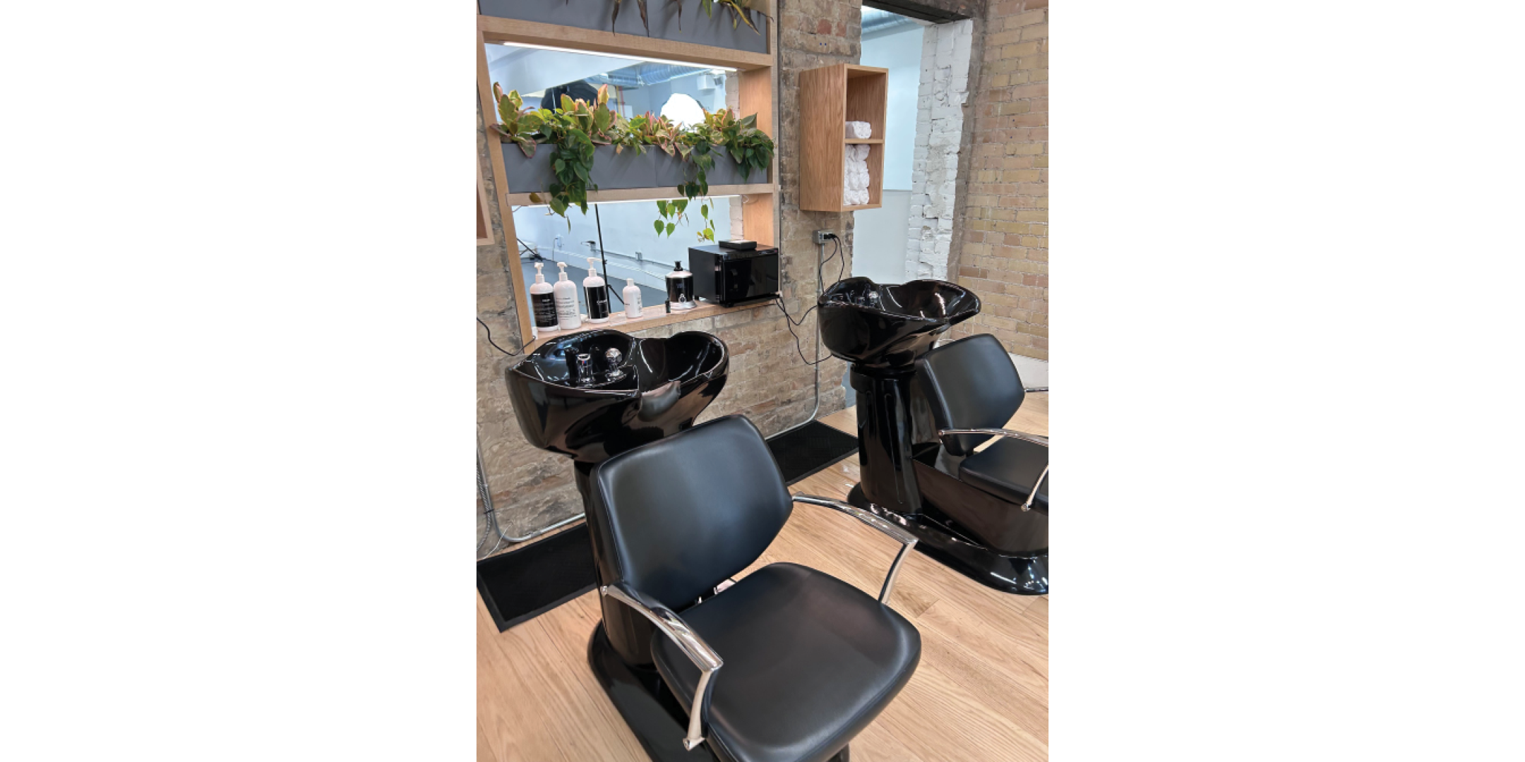 781 Queen Street E Retail Area Salon Chairs 