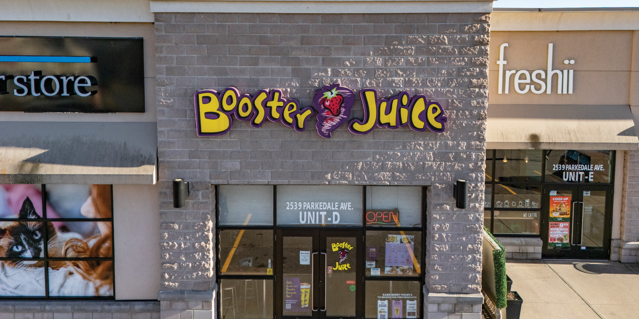 Brockville Crossroads Booster Juice Unit