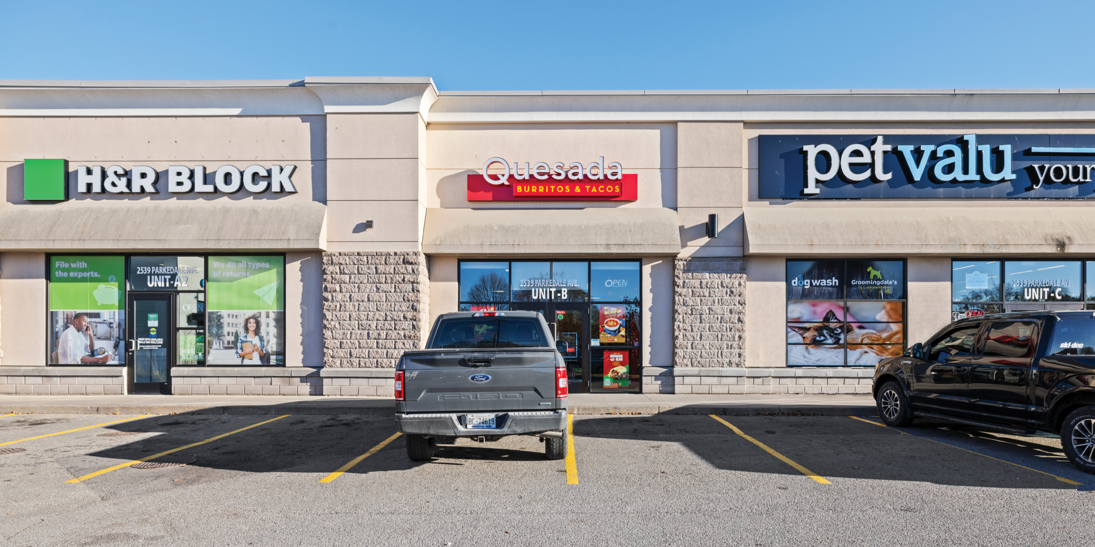 Brockville Crossroads H&R Block, Quesada, Pet Valu Units