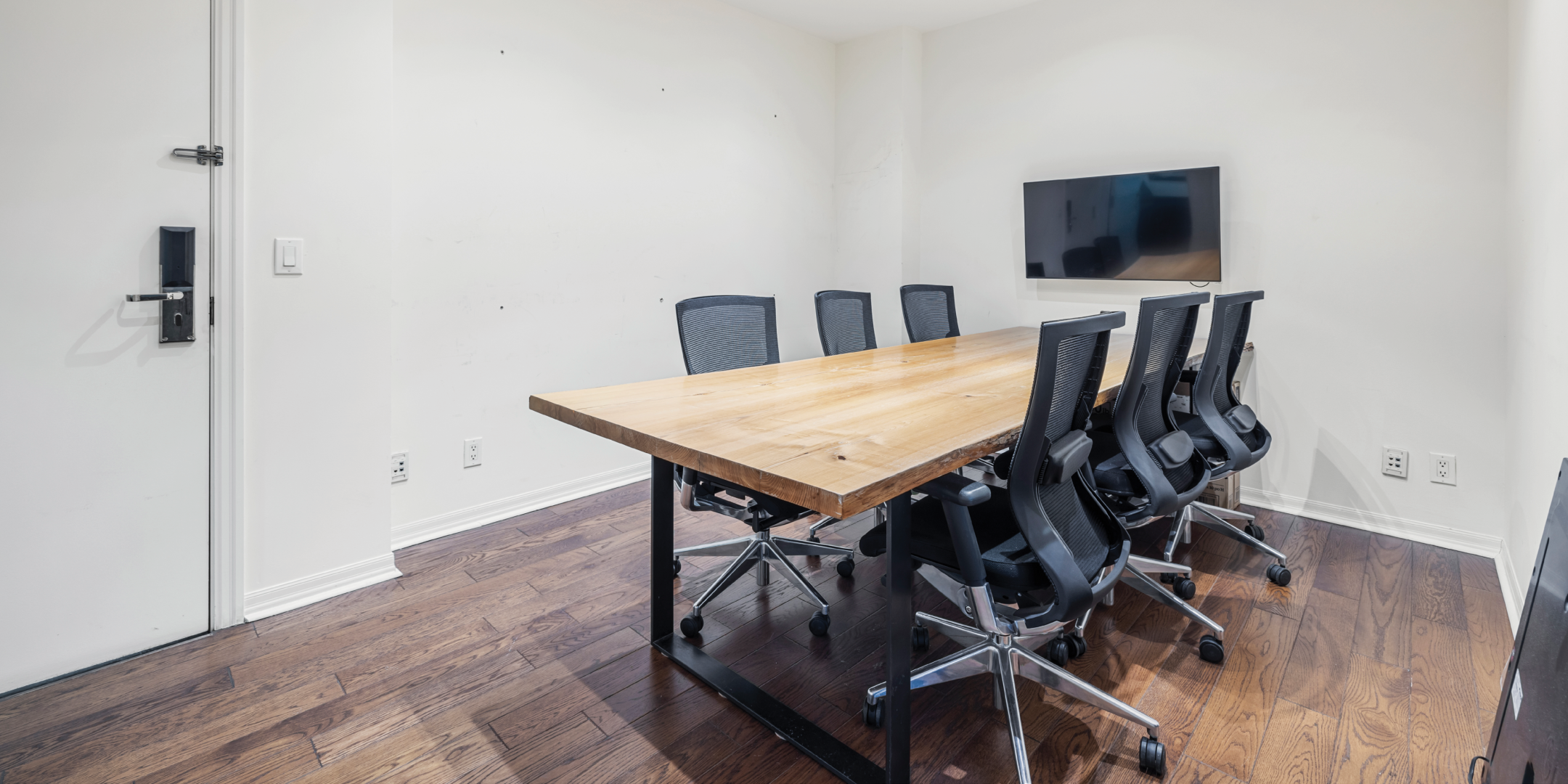 1 King Street West floor 15 boardroom